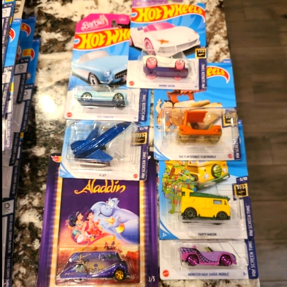 HOTWHEELS BARBIE,CARTOON/CHARACTER CARS - Picture 1 of 2